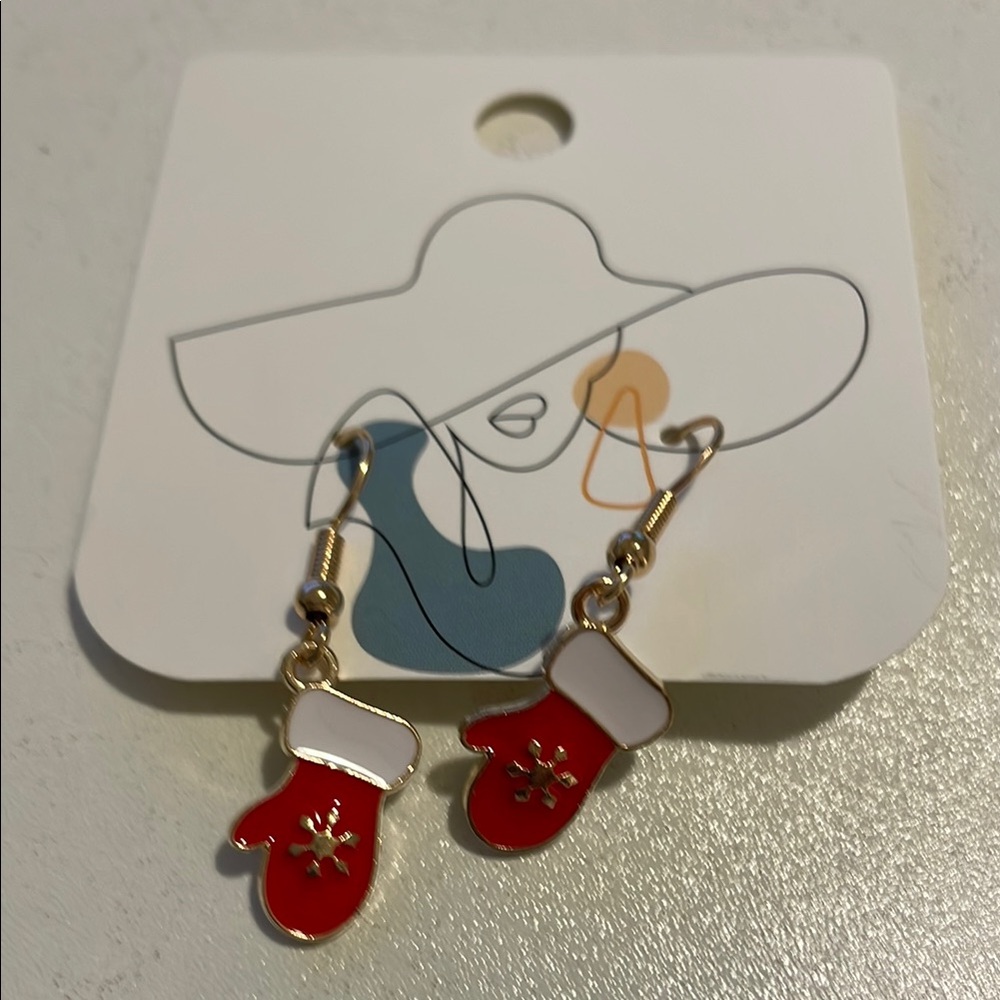 Holiday Earrings 🌞